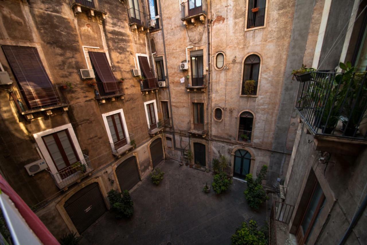 Casa Verdi - House Of Travelers Catania Kültér fotó